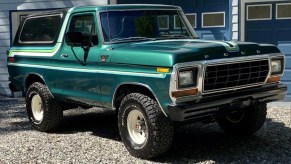 1978 Ford Bronco in Green and white`
