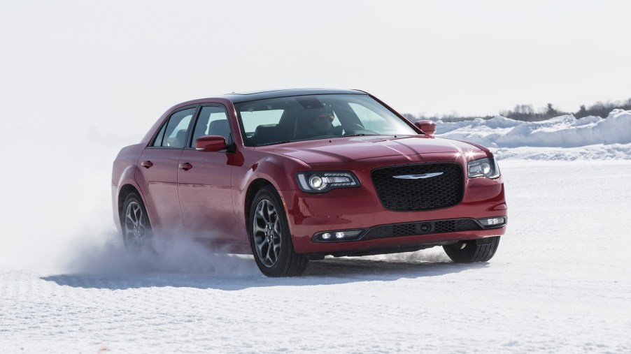2015 Chrysler 300S shows off its optional AWD