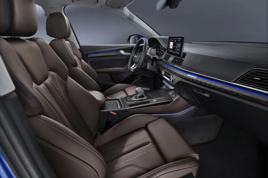 2022 Audi Q5 interior