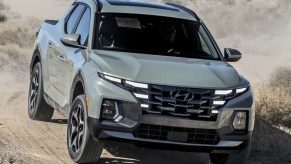 2022 Hyundai Santa Cruz off-roading in dirt