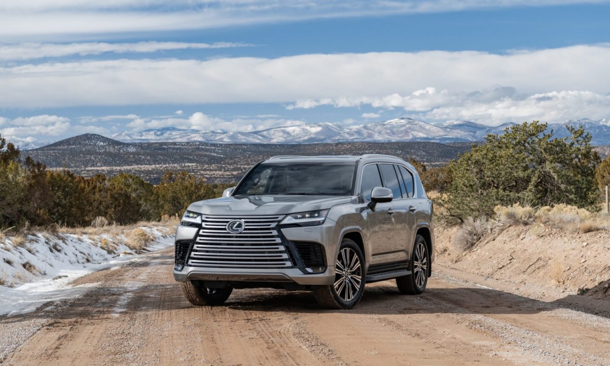 For 2023, the big Lexus LX 600 gets just a few minor updates. 