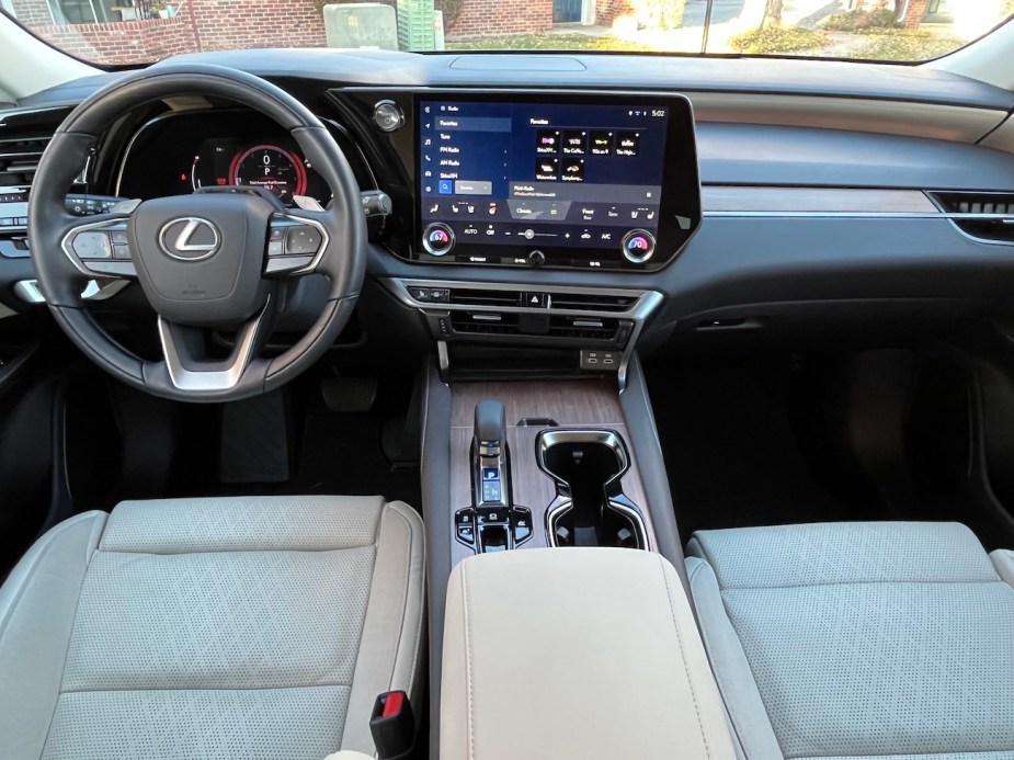 2023 Lexus RX 350h interior front view