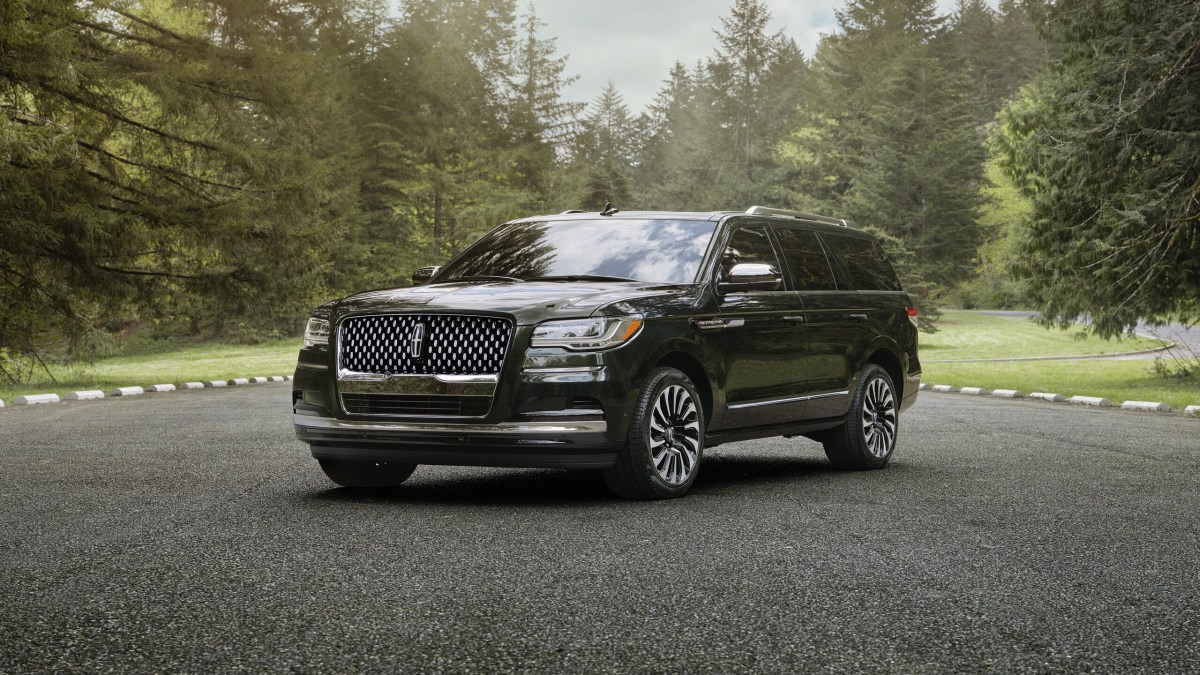 a 2023 Lincoln Navigator parked outside. How much does it cost fully loaded?
