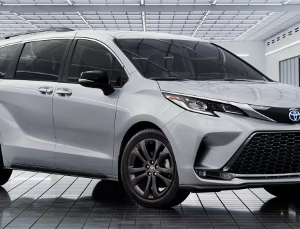 Does the 2023 Toyota Sienna Get Better Gas Mileage Than a Honda Civic?