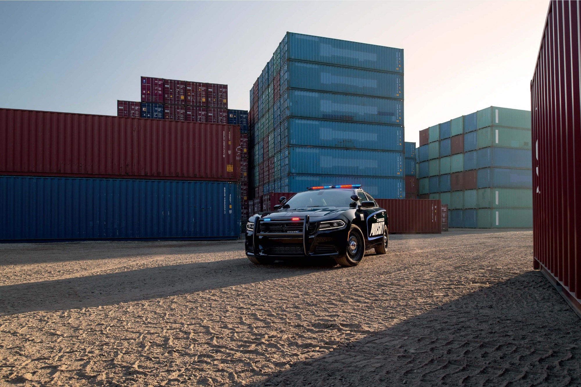 The Dodge Charger police units prove that cops can use V6 Chargers and V8 Chargers.