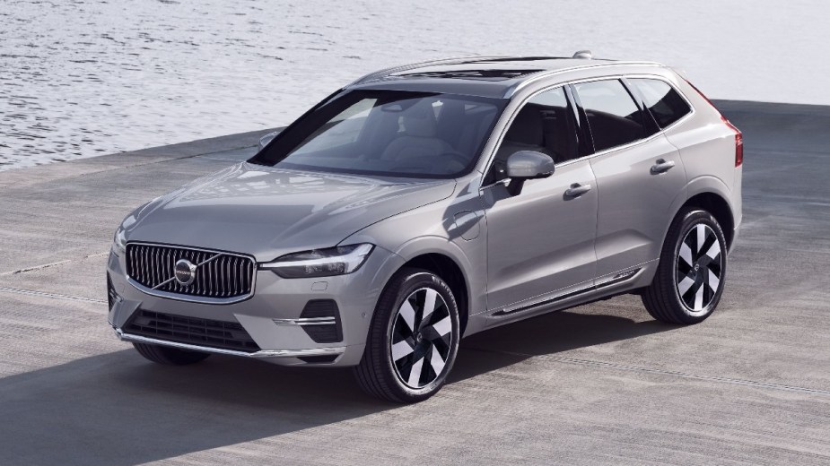 Front angle view of silver 2023 Volvo XC60, only luxury SUV no longer recommended by Consumer Reports
