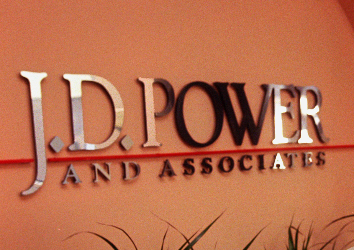 J.D. Power Awards are a 'joke,' automotive expert claims