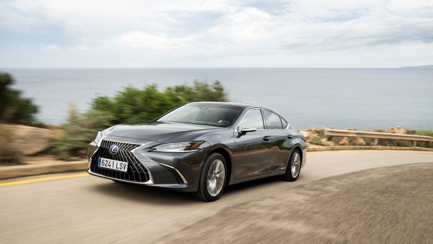 2 Toyota Avalon Hybrid Alternatives You Should Check Out