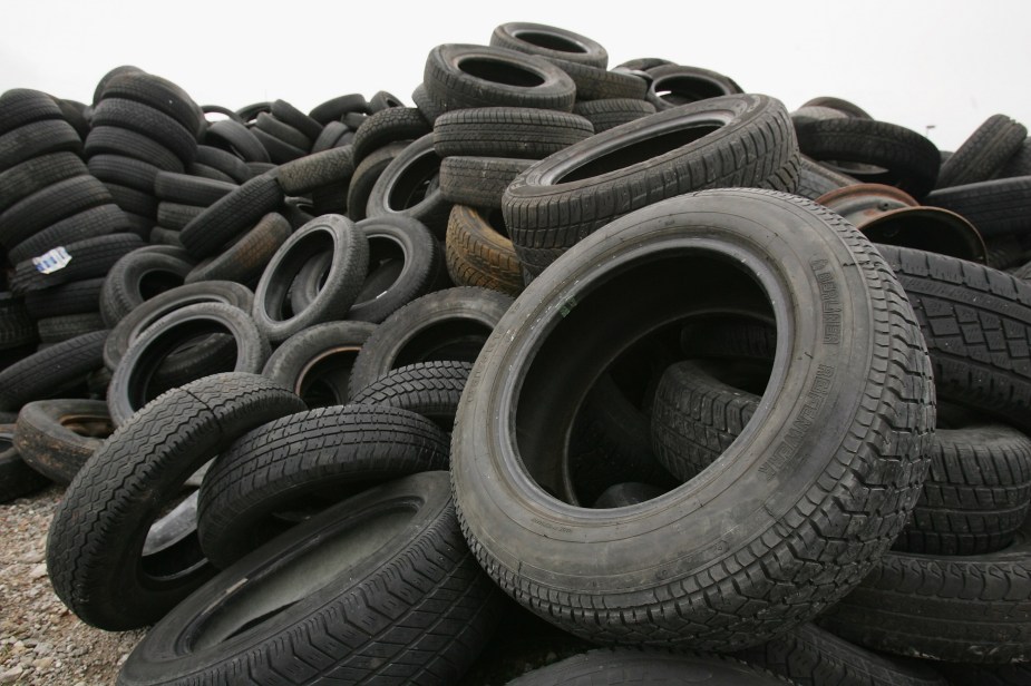 Old car tires should be replaced to avoid dangerous issues after tires hit advanced age. 