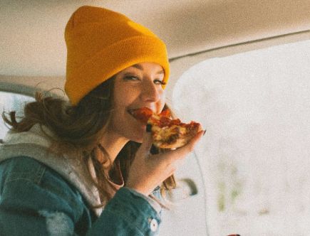 How to Eat Food in a Car Without Making a Mess