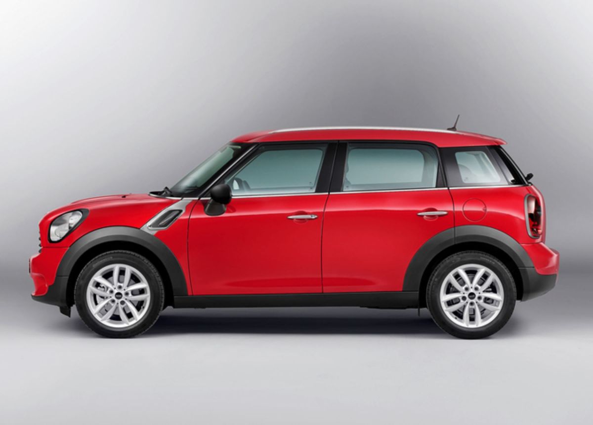 The Mini Cooper Clubman and Countryman Are Going in Opposite Directions