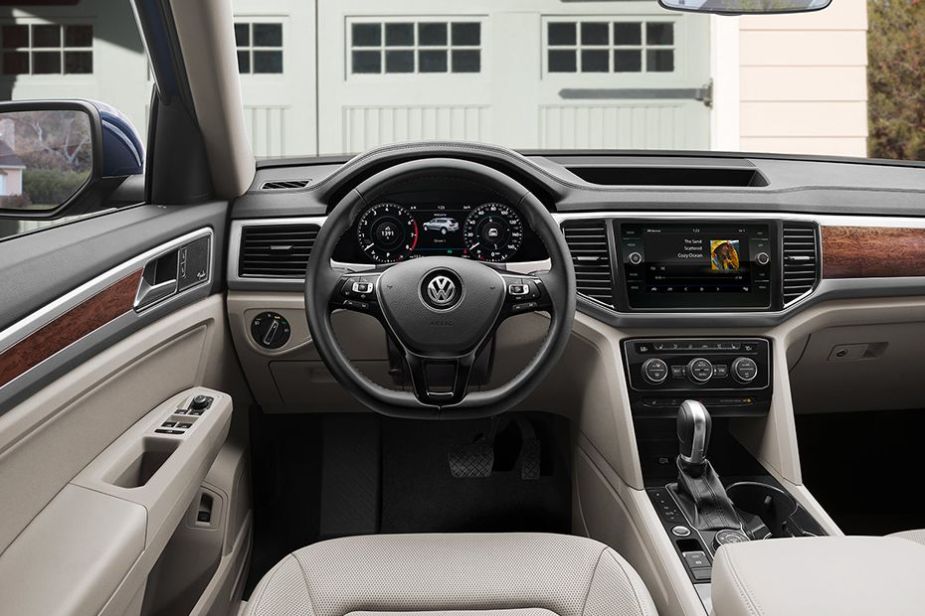 2022 Volkswagen Atlas interior