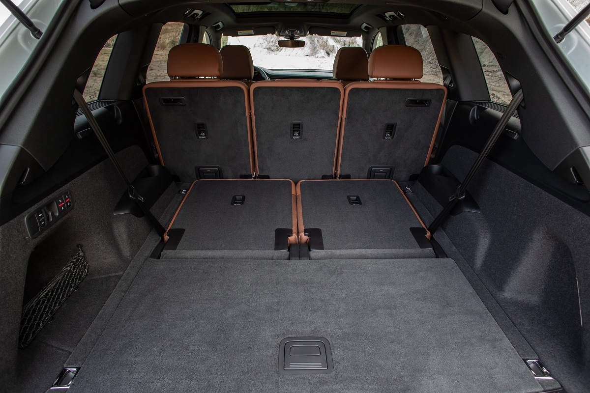 2023 Audi Q7 interior seats down