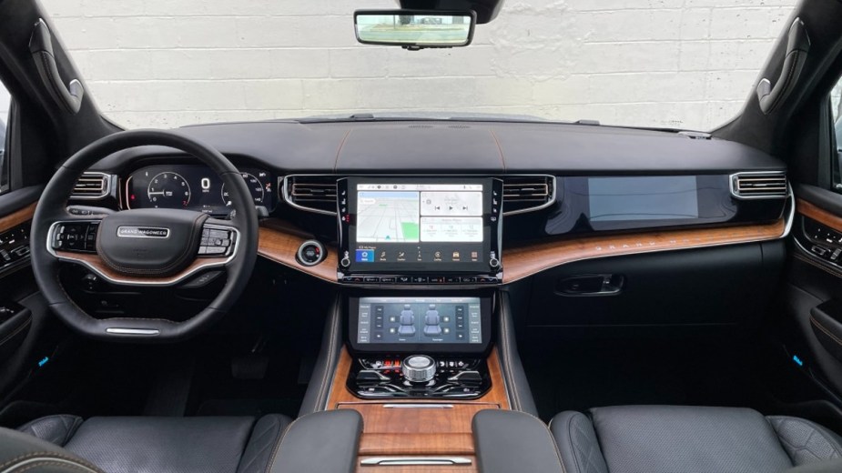 Front Dashboard View 2022 Jeep Grand Wagoneer