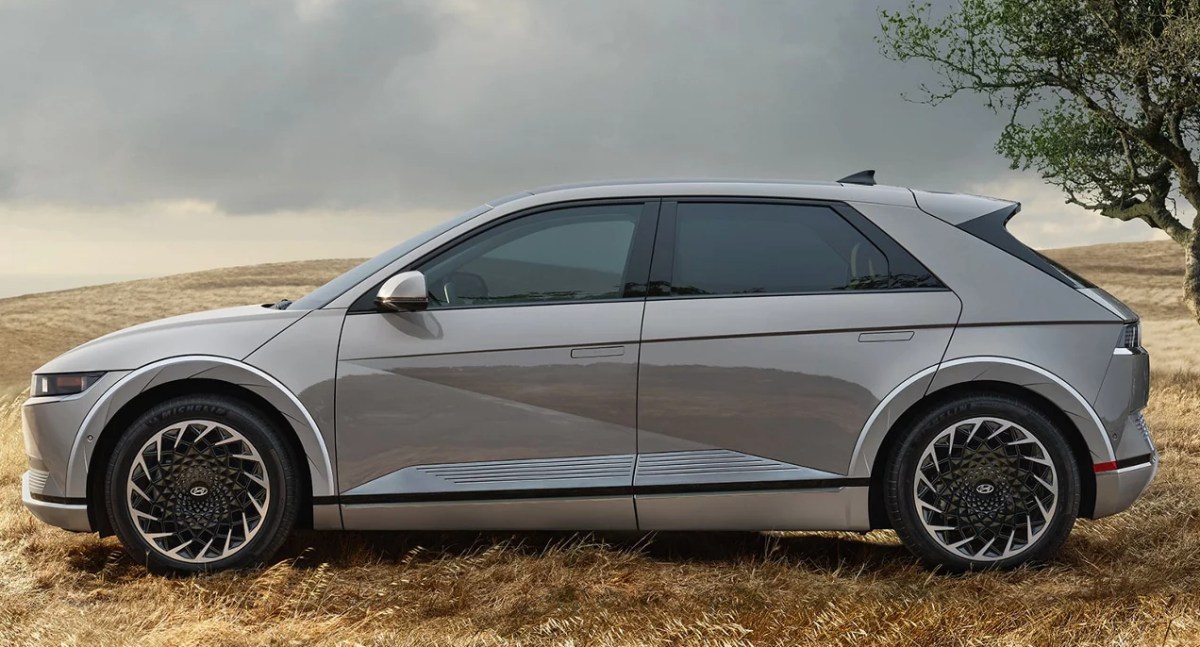 1 Electric Vehicle Won KBB's Best New Model of 2023