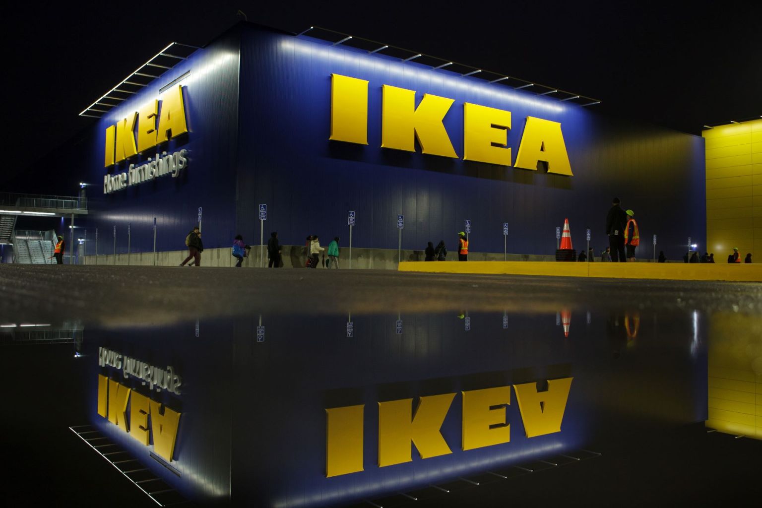 How Long Does It Take to Charge an Electric Car at IKEA?