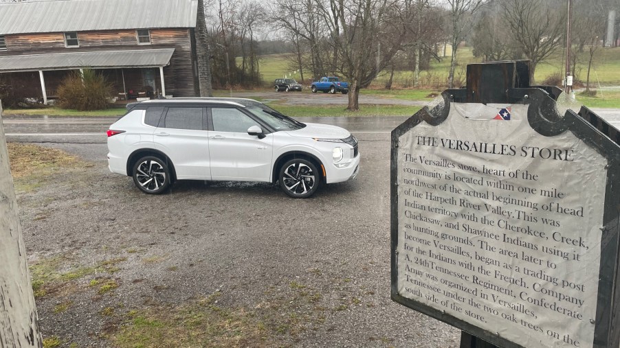 New 2023 Mitsubishi Outlander PHEV in white in Tennessee