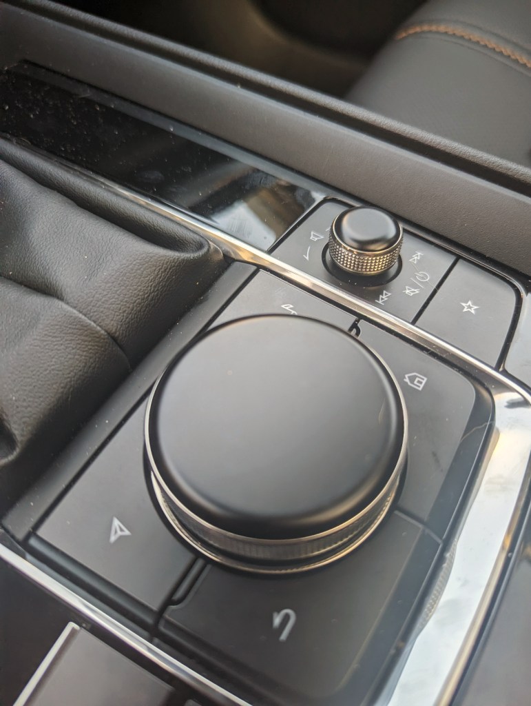 The knob used to control the Mazda CX-50's infotainment system.
