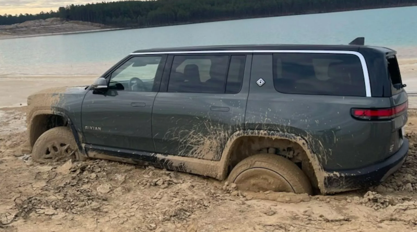 Rivian R1S stuck in the mud