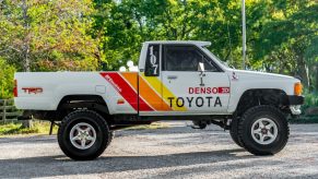 Toyota Pickup Truck Xtracab SR5 4×4 Hilux