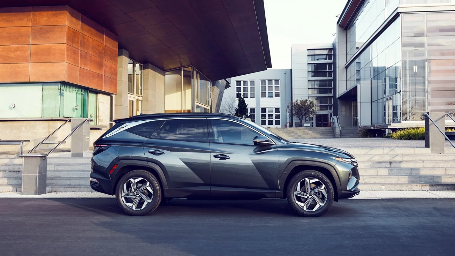 These small SUVs that cost less than $25,000 out-of-pocket include the 2022 Hyundai Tucson Plug-in Hybrid