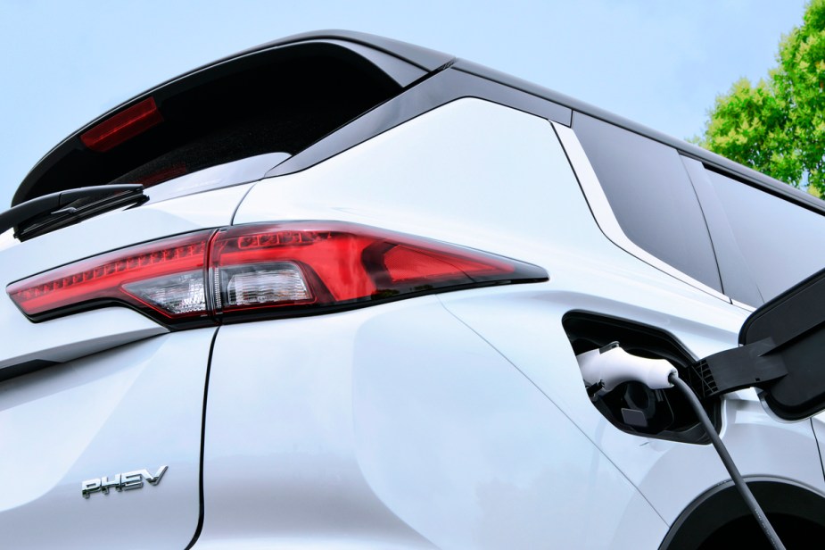 2023 Mitsubishi Outlander PHEV with fast charging capability