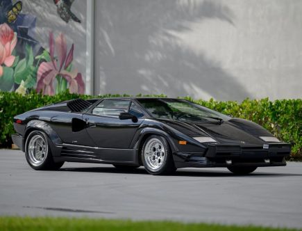 155-Mile 1990 25th Anniversary  Lamborghini Countach Sells at Sotheby’s Auction for $775,000