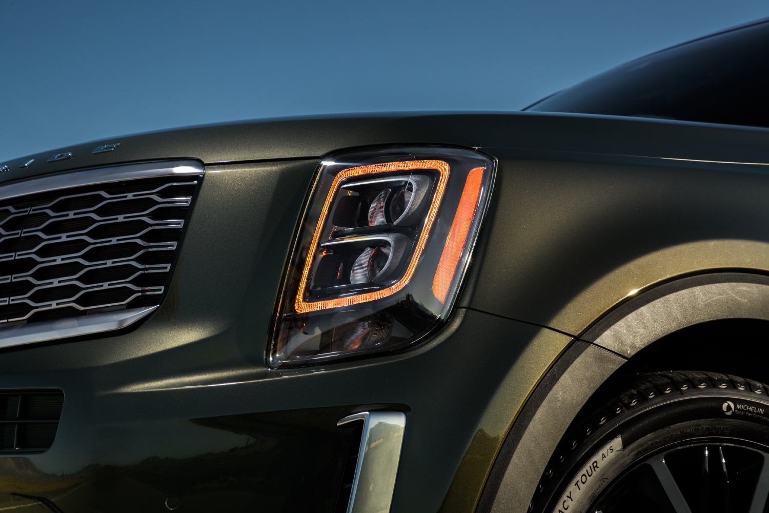 Some of the 2022 Kia Telluride problems include these headlights