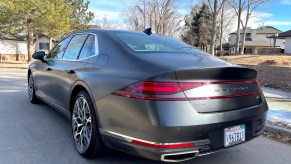2023 Genesis G90 rear view