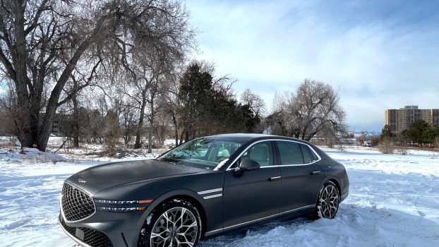 What Is it Like to Drive the 2023 Genesis G90 in the Snow?