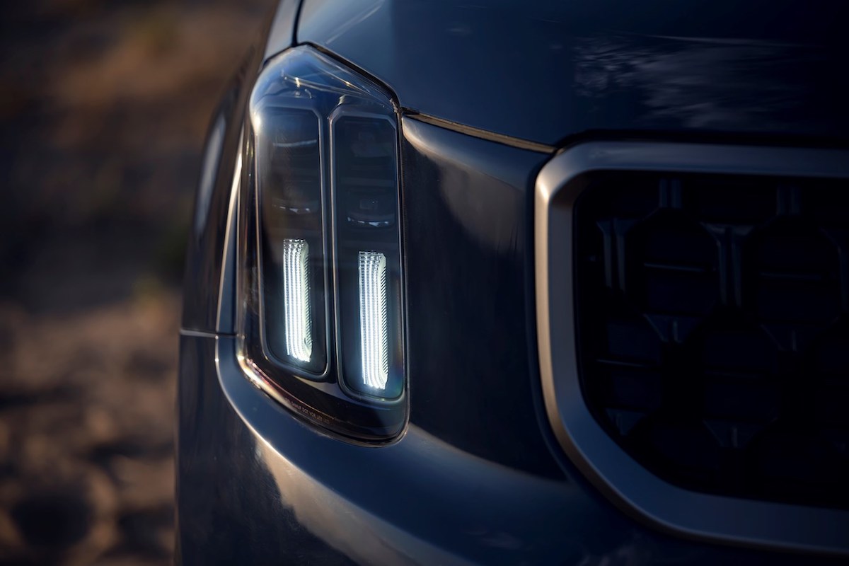 The headlight of a 2023 Kia Telluride, which is the best 2023 SUV to buy