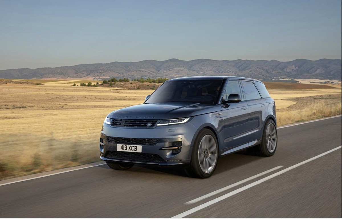 Be Prepared to Wait for Your 2023 Range Rover Sport