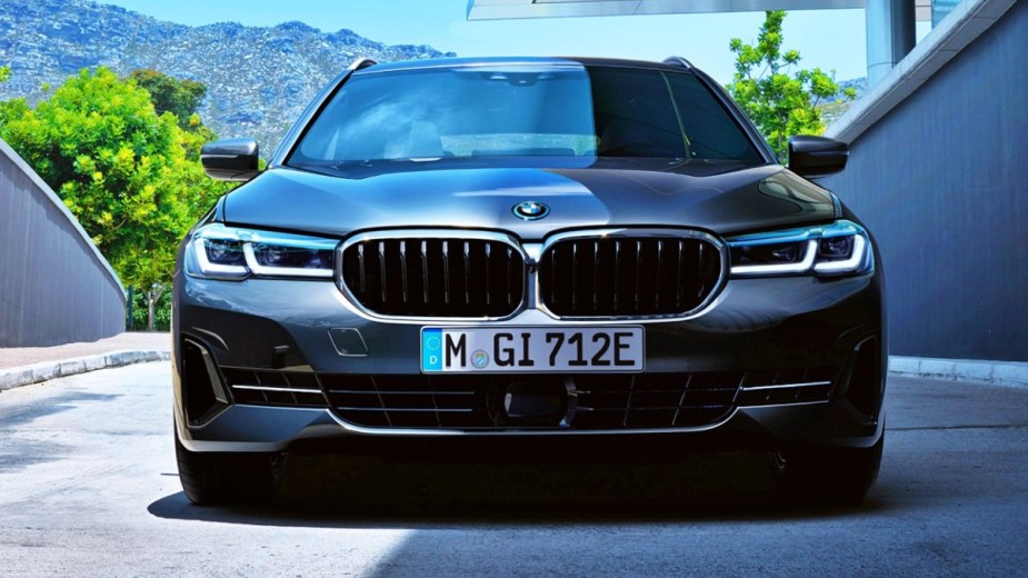 2024 BMW 5 Series Touring Front