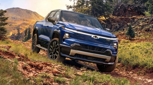 Gas vs. Electric: Which Pickup Truck Should You Drive?