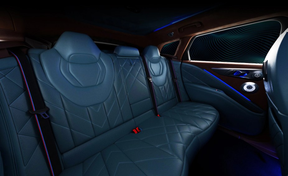 Den Interieur vum 2023 BMW XM Luxus SUV.