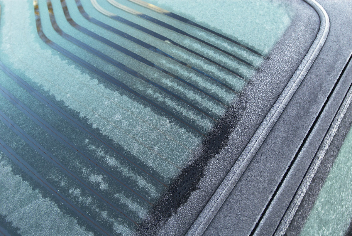 6 Things You Should Never Do When Trying to Defrost Your Window
