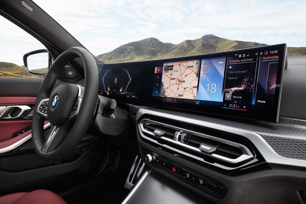 A tight shot of the widescreen display in the 2023 BMW 3 Series