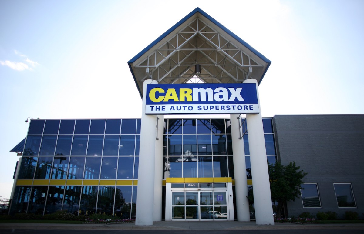 Is It a Good Time to Buy a Car From CarMax or Carvana?
