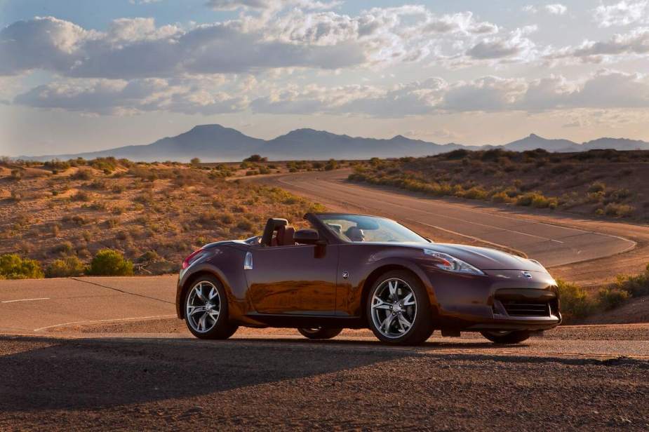 Used Nissan 370Z convertible: 2010 Nissan 370Z Roadster