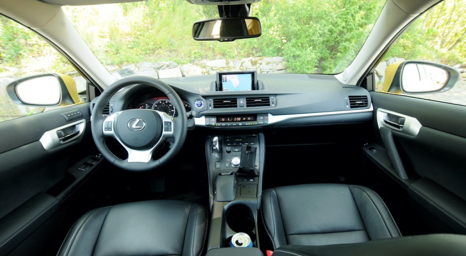 2012 Lexus CT200h interior