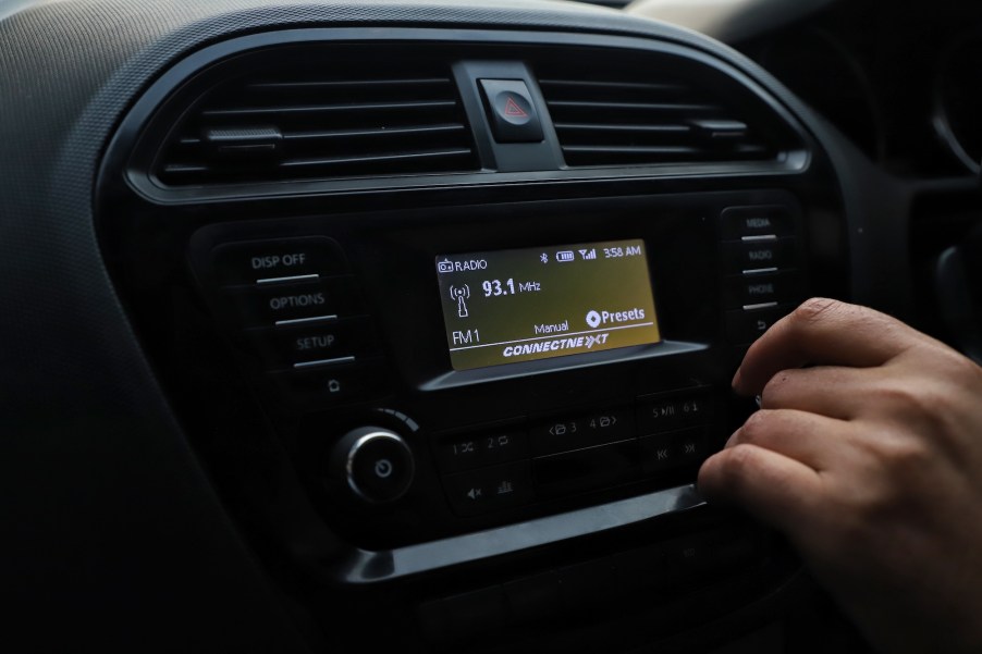 close up of an AM Radio in a car.
