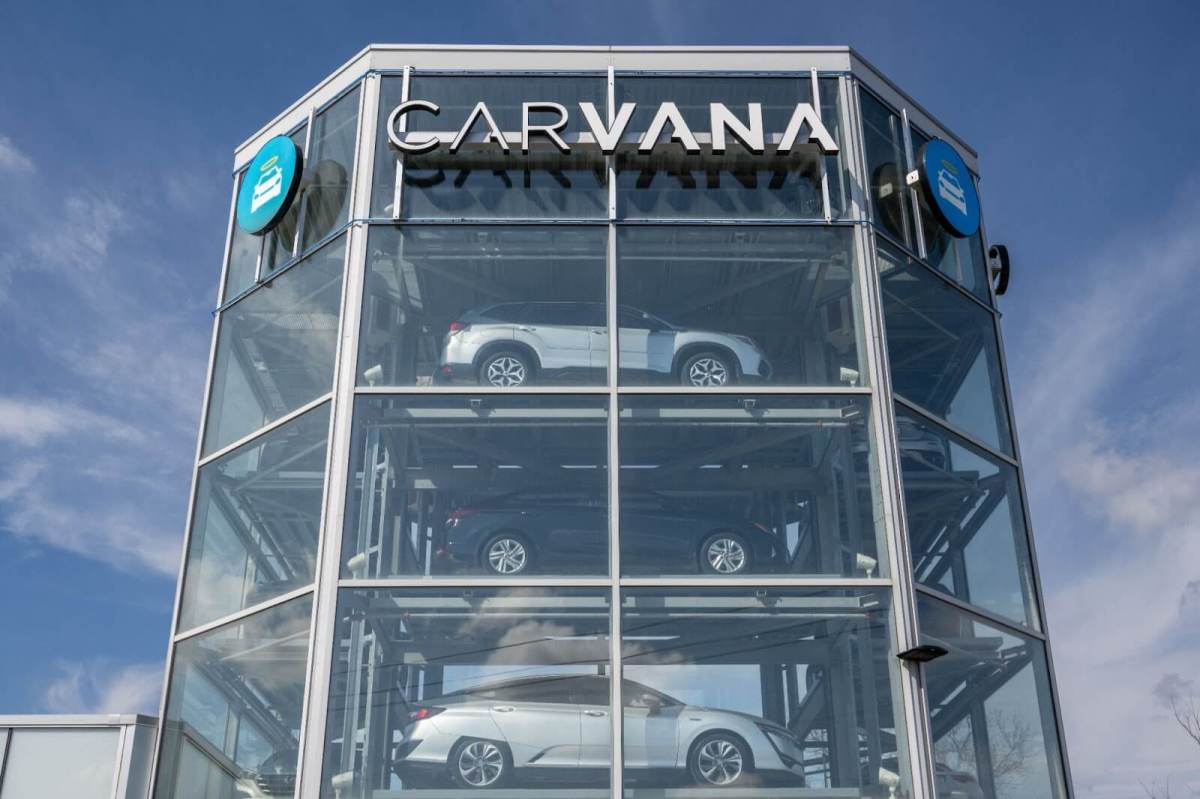 A Carvana car vending machine is a splashy selling point of buying a car online