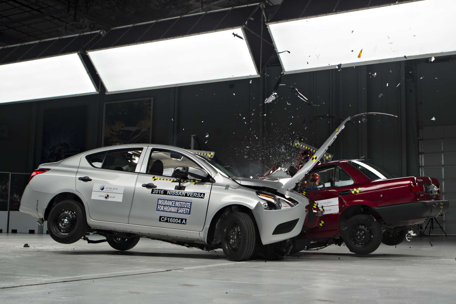 IIHS crash test trying to find the most dangerous cars.