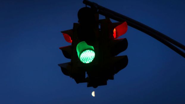 Hacker Creates Device That Can Turn Traffic Lights Green