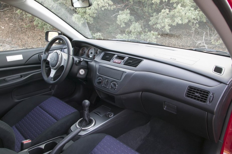 2004 Mitsubishi Lancer Evolution RS Interior Blue