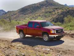 4 Top Issues With an Old Chevrolet Silverado or GMC Sierra—According to a Mechanic