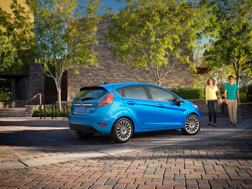 2015 Ford Fiesta blue