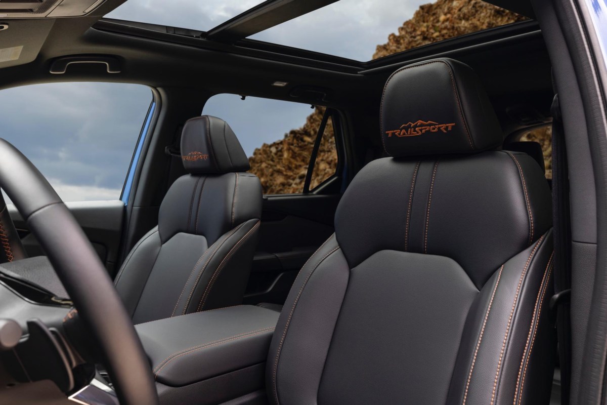 2023 Honda Pilot interior. This SUV is an excellent Toyota 4Runner alternative.