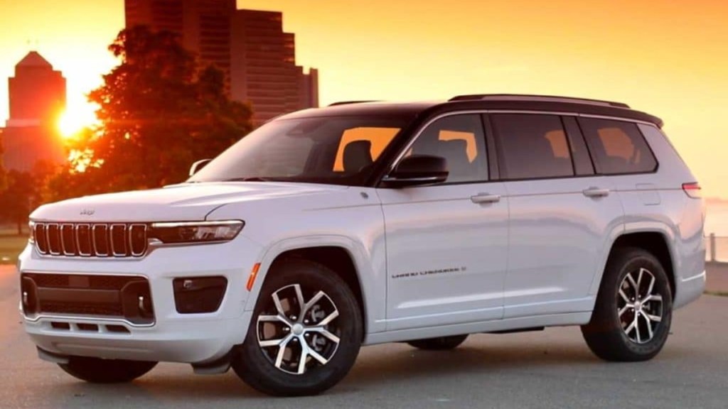 2023 Jeep Grand Cherokee L with a Sunset City Backdrop