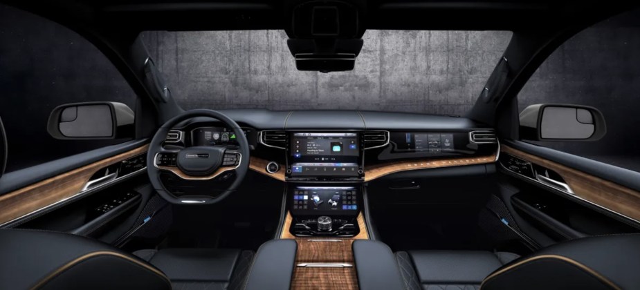 2023 Jeep Wagoneer L tech